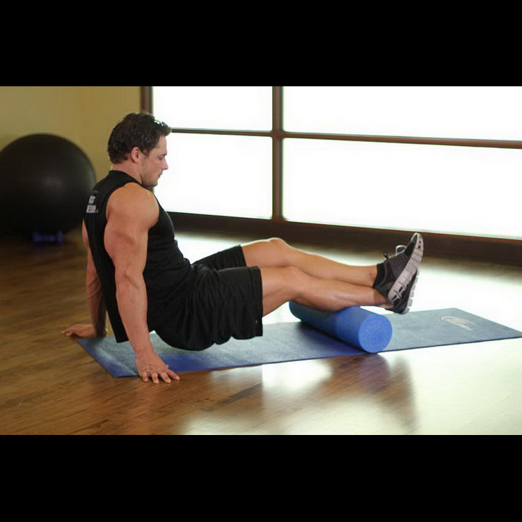 техника выполнения упражнения: Упражнение с роликом для икроножной мышцы (Calves-SMR) на фото