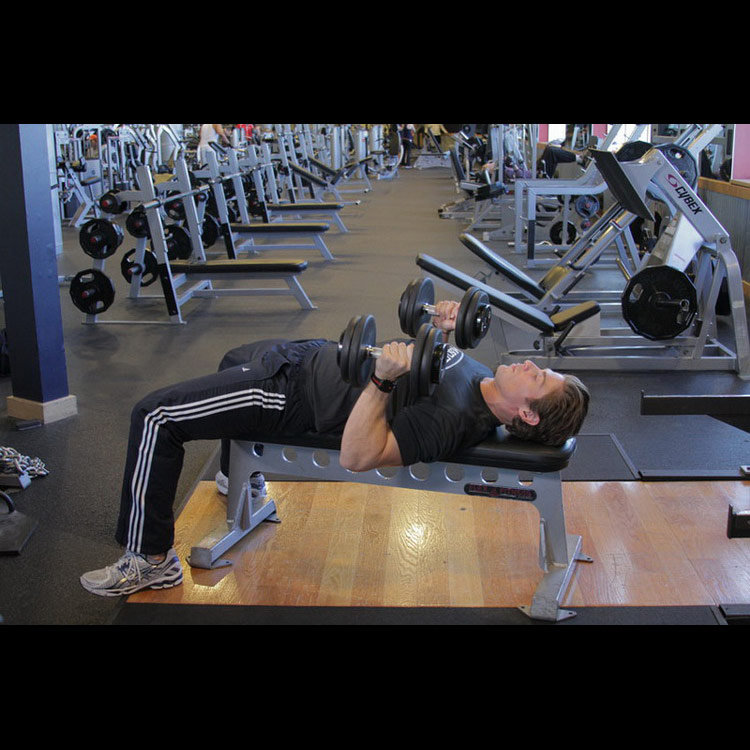 техника выполнения упражнения: Жим гантелей нейтральным хватом (Dumbbell Bench Press with Neutral Grip) на фото техника выполнения упражнения: Жим гантелей нейтральным хватом (Dumbbell Bench Press with Neutral Grip) на фото