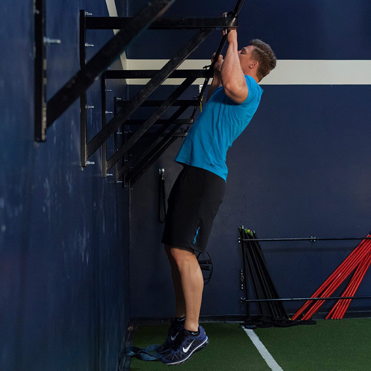 техника выполнения упражнения: Бёрпи с подтягиванием (Burpee Pull-Up) на фото