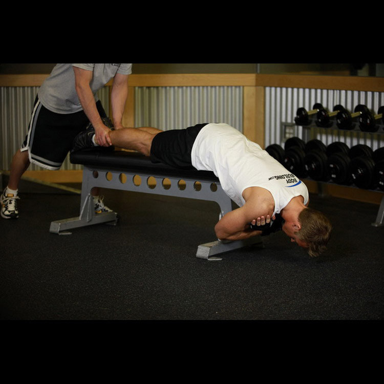 техника выполнения упражнения: Гиперэкстензия с напарником (Hyperextensions With No Hyperextension Bench) на фото техника выполнения упражнения: Гиперэкстензия с напарником (Hyperextensions With No Hyperextension Bench) на фото
