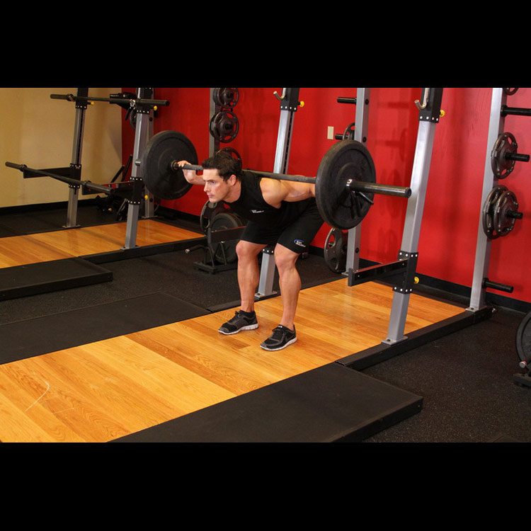 техника выполнения упражнения: Упражнение Доброе утро с прямыми ногами (Stiff Leg Barbell Good Morning) на фото