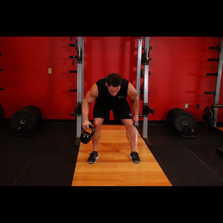 техника выполнения упражнения: Восьмерки с гирей (Kettlebell Figure 8) на фото техника выполнения упражнения: Восьмерки с гирей (Kettlebell Figure 8) на фото