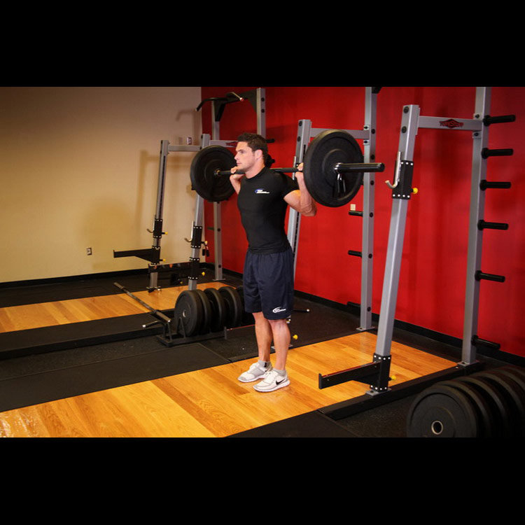 техника выполнения упражнения: Выпады со штангой (Barbell Lunge) на фото техника выполнения упражнения: Выпады со штангой (Barbell Lunge) на фото