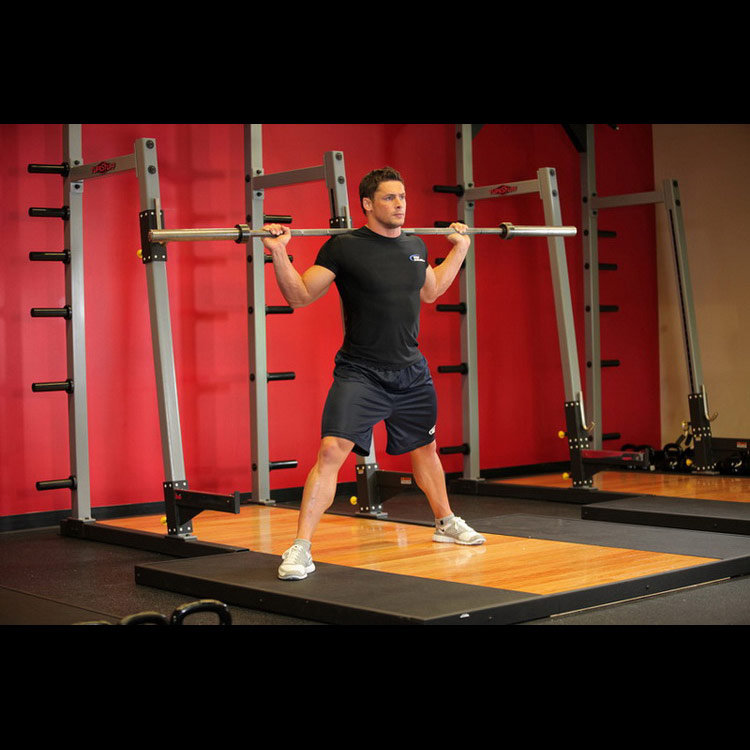 техника выполнения упражнения: Боковые выпады со штангой (Barbell Side Split Squat) на фото техника выполнения упражнения: Боковые выпады со штангой (Barbell Side Split Squat) на фото