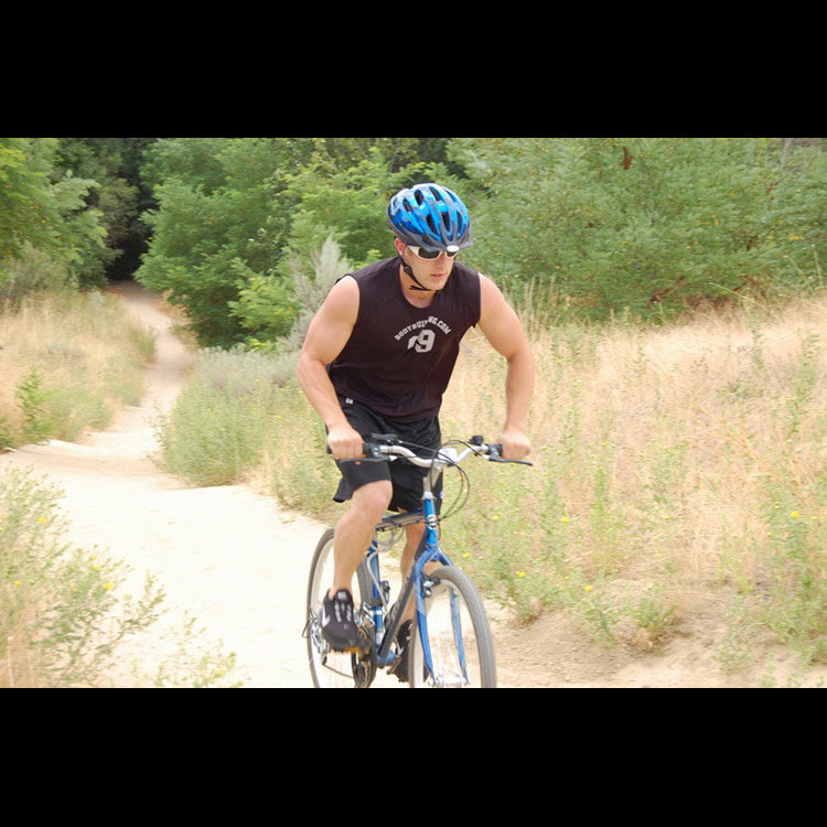 техника выполнения упражнения: Езда на велосипеде (Bicycling) на фото техника выполнения упражнения: Езда на велосипеде (Bicycling) на фото