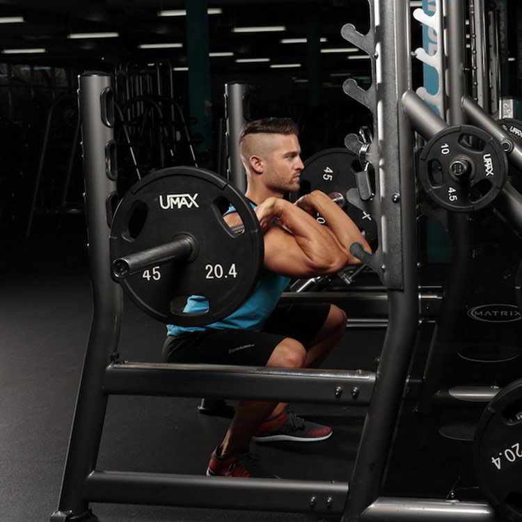 техника выполнения упражнения: Фронтальные приседания (Front Squat (Clean Grip)) на фото техника выполнения упражнения: Фронтальные приседания (Front Squat (Clean Grip)) на фото