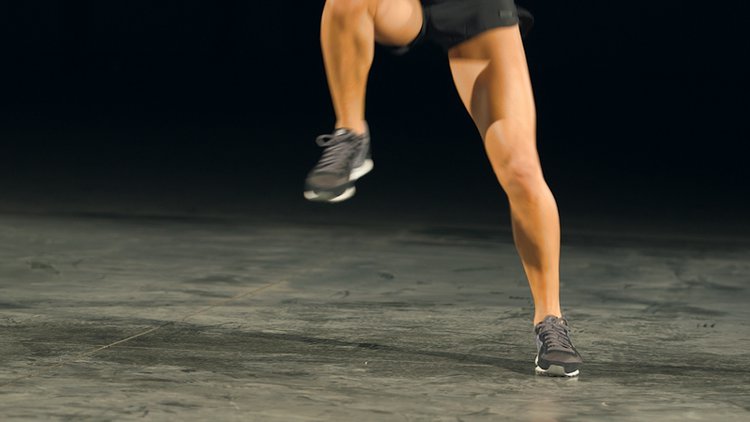 техника выполнения упражнения: Скоростные шаги в стороны (Lateral Speed Step) на фото