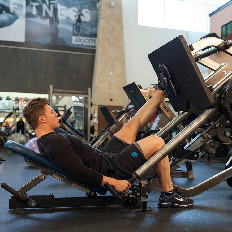 техника выполнения упражнения: Жим одной ногой в тренажёре (Single-Leg Press) на фото техника выполнения упражнения: Жим одной ногой в тренажёре (Single-Leg Press) на фото