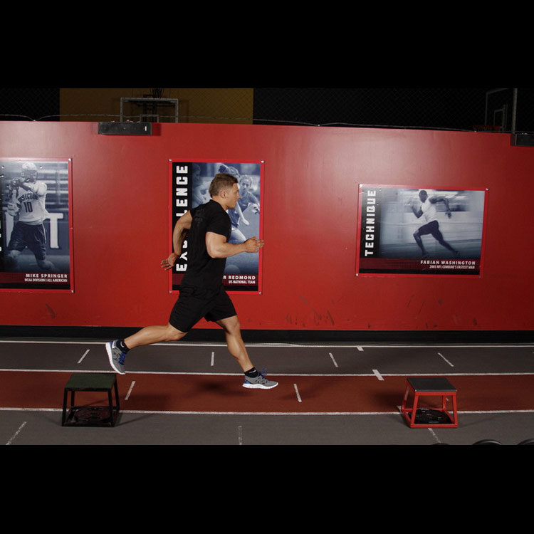 техника выполнения упражнения: Высокий прыжок на одной ноге (Single-Leg Stride Jump) на фото техника выполнения упражнения: Высокий прыжок на одной ноге (Single-Leg Stride Jump) на фото