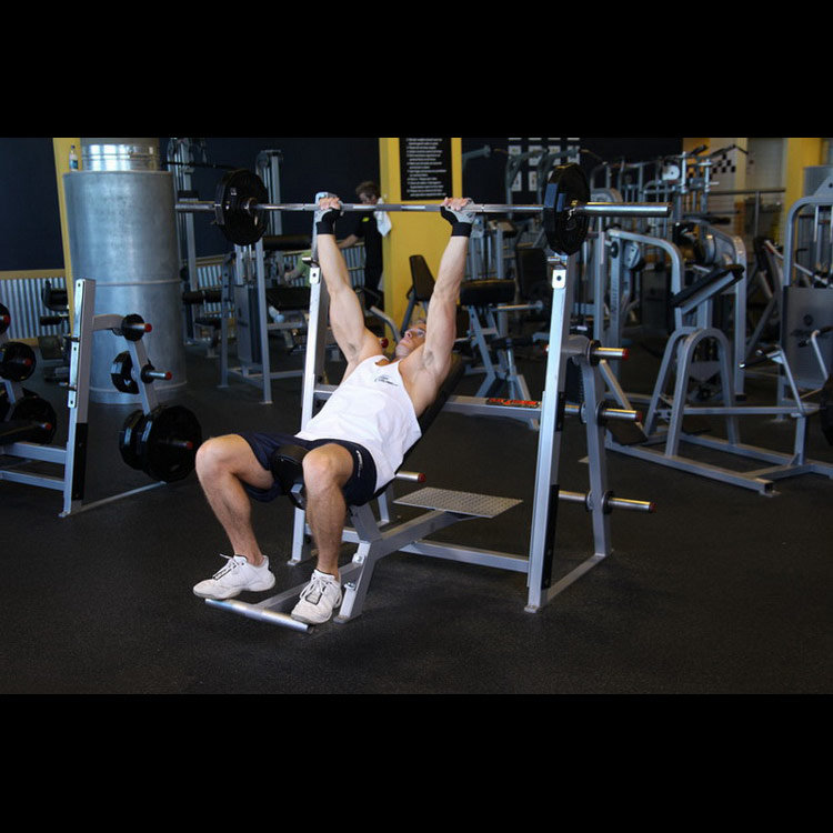 техника выполнения упражнения: Жим плечами на наклонной скамье (Barbell Incline Shoulder Raise) на фото техника выполнения упражнения: Жим плечами на наклонной скамье (Barbell Incline Shoulder Raise) на фото