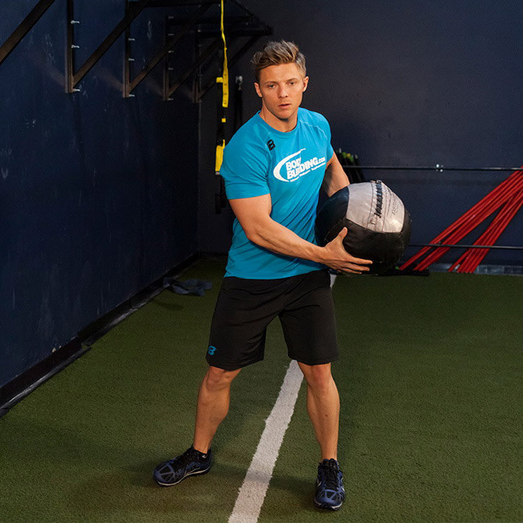 техника выполнения упражнения: Вращение и бросок медицинбола (Medicine Ball Rotational Throw) на фото техника выполнения упражнения: Вращение и бросок медицинбола (Medicine Ball Rotational Throw) на фото